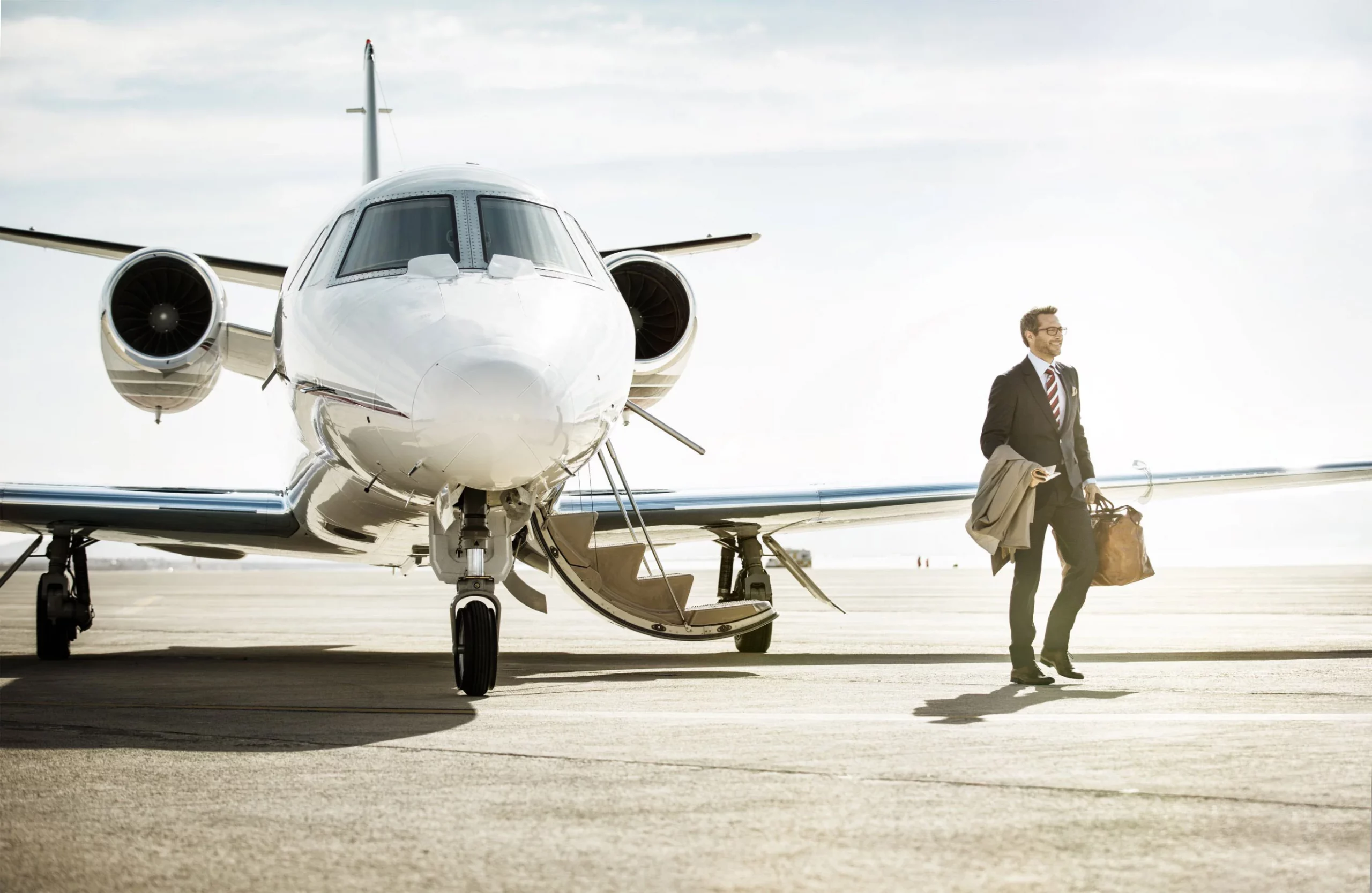https://cdn.prod.website-files.com/61fc302889864b68615ef7fa/655e7fdfa387e30eaef74492_Paris-business-aviation-rental-chauffeur-car-dbsexperience.webp