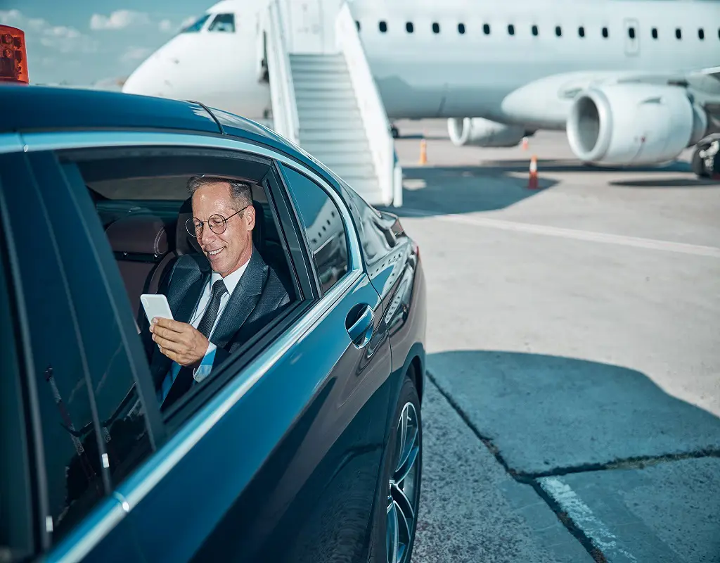 https://www.carrusgroup.com/wp-content/smush-webp/2023/09/First-Class-Transfers-Making-a-Statement-with-Executive-Airport-Chauffeur-Service.jpg.webp